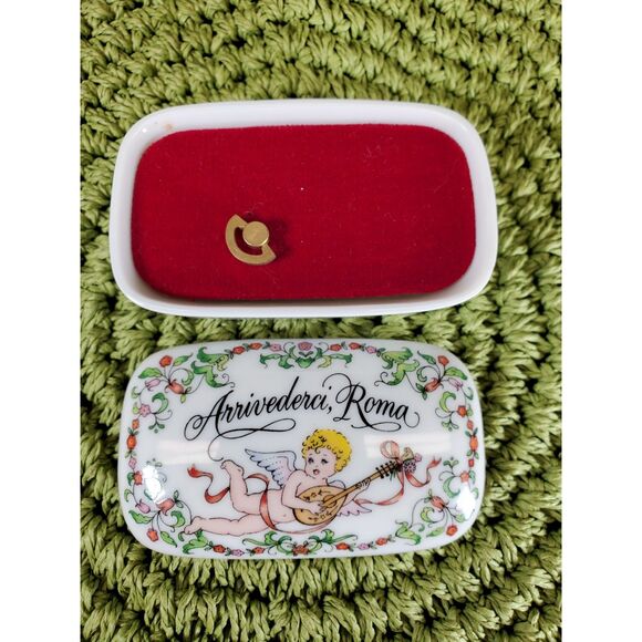 Franklin Porcelain The World’s Most Romantic Love Songs Music Box Set of 5 - Picture 11 of 11